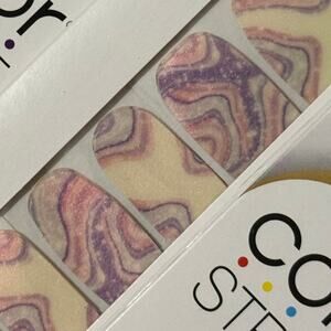 New Color Street “Oyster Shell” Pearlescent Swirly Oyster Motif Nail Strips